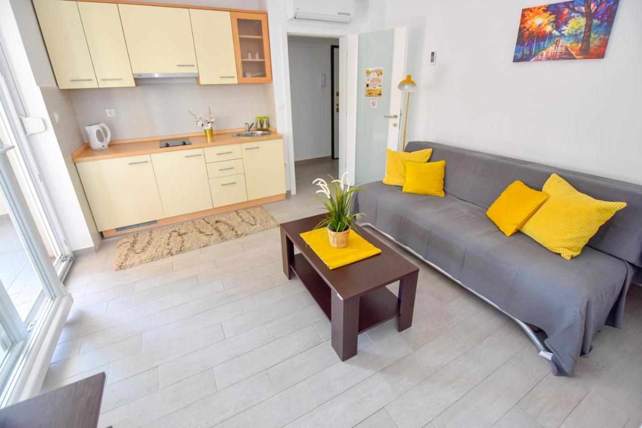 Apartments Yoko Novalja Luaran gambar
