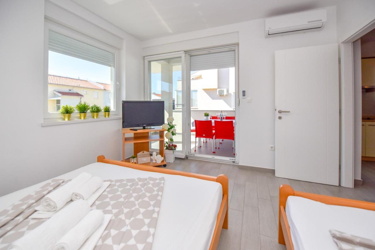 Apartments Yoko Novalja Luaran gambar