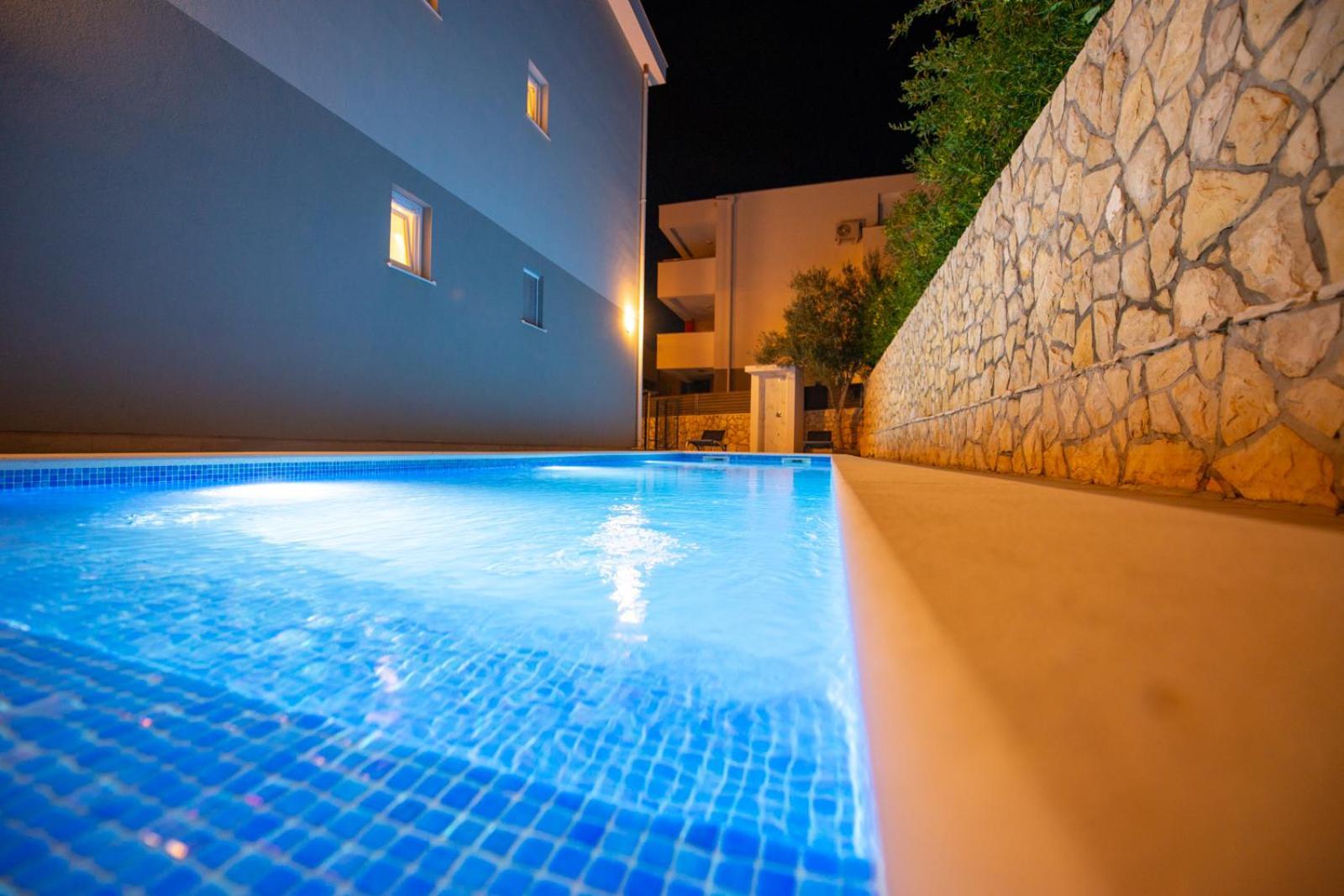 Apartments Yoko Novalja Luaran gambar