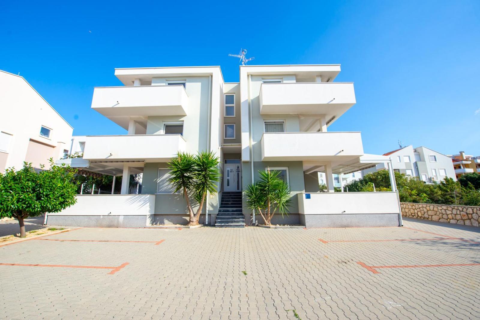 Apartments Yoko Novalja Luaran gambar