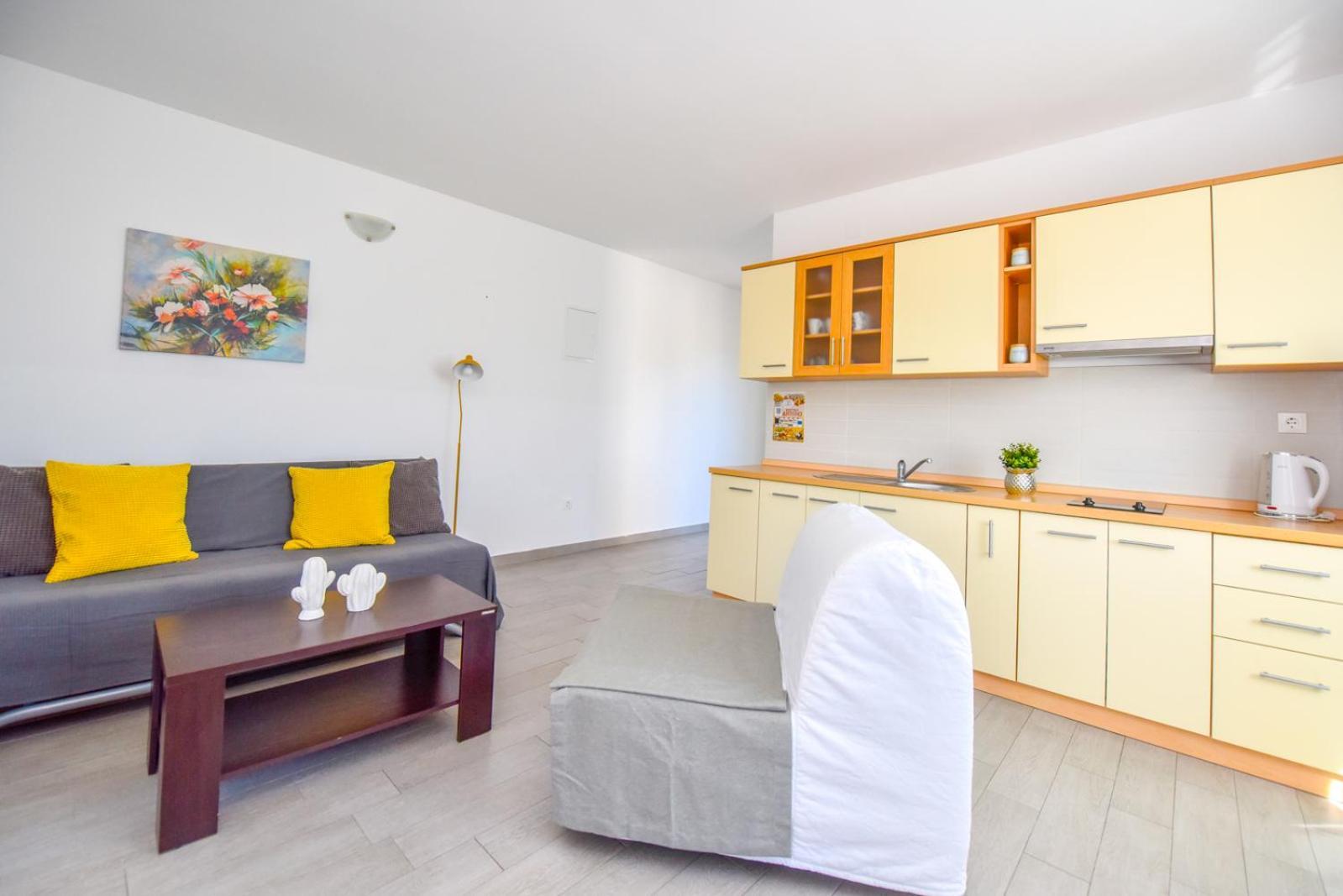 Apartments Yoko Novalja Luaran gambar