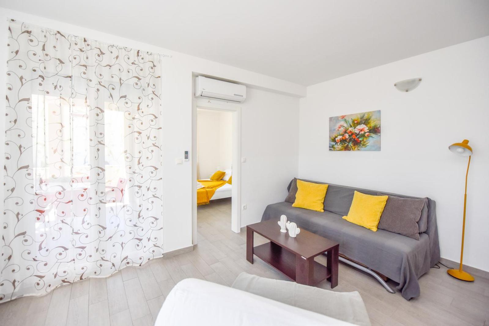 Apartments Yoko Novalja Luaran gambar